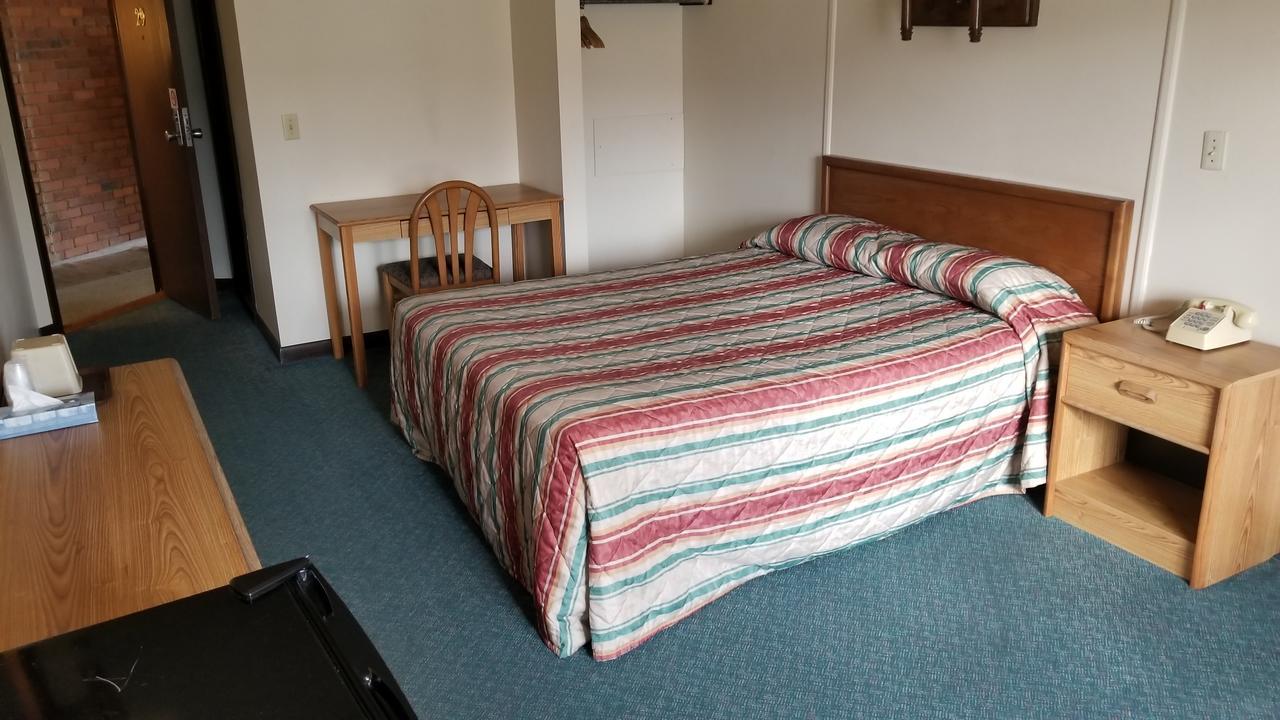 Corning Gatehouse Motel エクステリア 写真